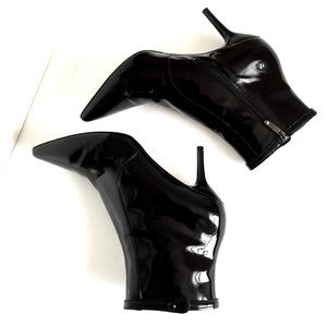 VIA SPIGA PATENT LEATHER BLACK ANKLE BOOTS SIZE 7M